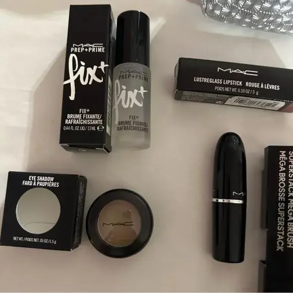 MAC Cosmetics Makeup Bundle - Picture 2 of 4